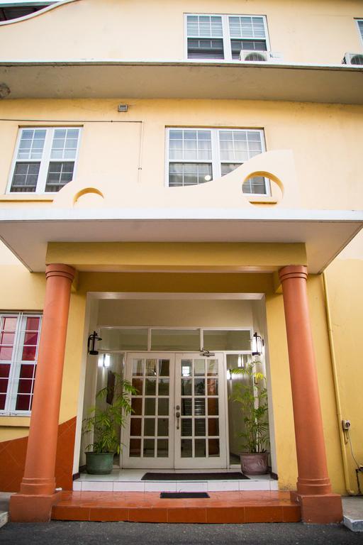 Choose To Be Happy At The Westbury - Two Bedroom Apartment Kingston Exterior photo