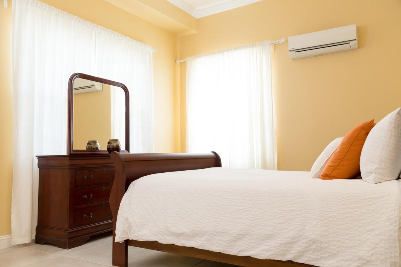 Choose To Be Happy At The Westbury - Two Bedroom Apartment Kingston Exterior photo